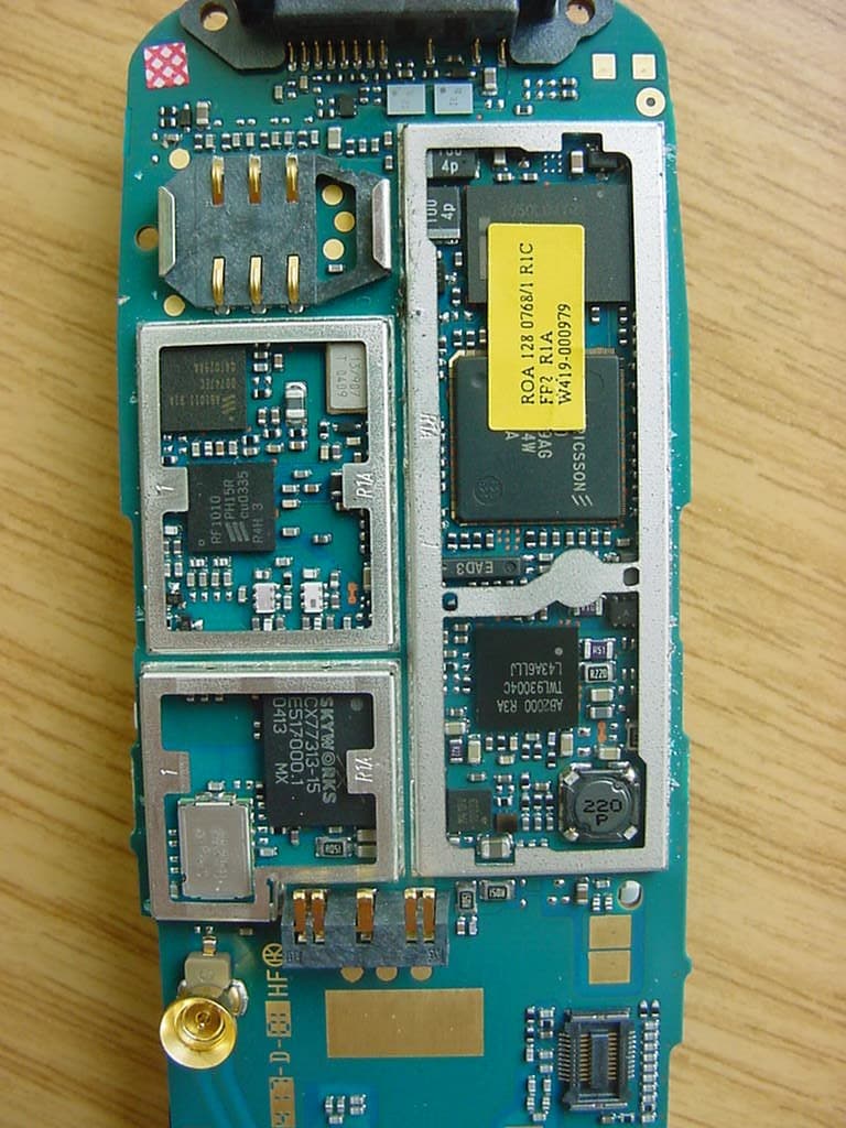 Licensed Transmitter - FCC ID PY7A1021042 - Sony Corporation (1)