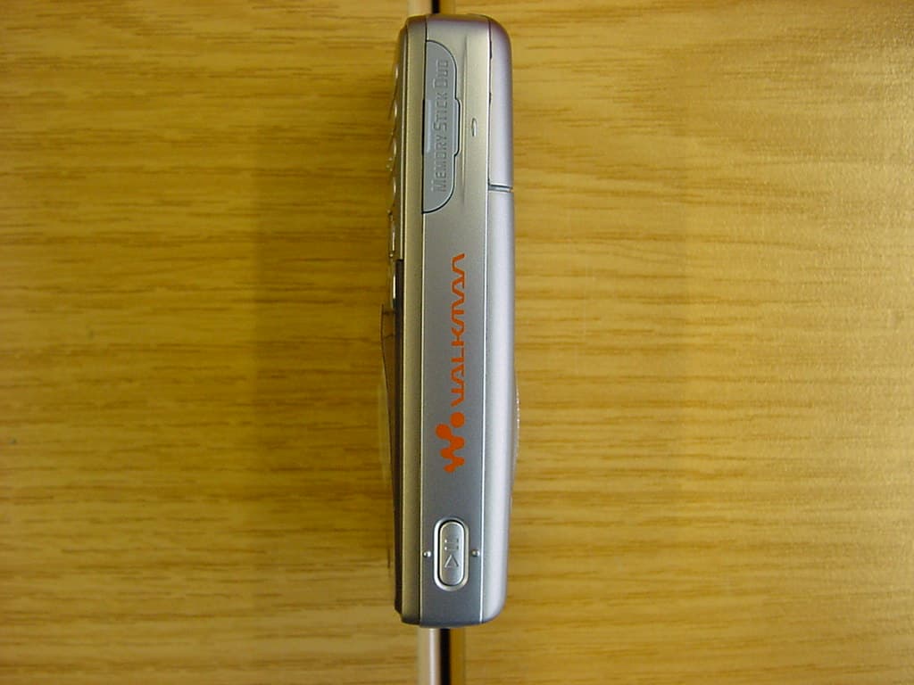 Licensed transmitter - FCC ID PY7A1022014 - Sony Corporation