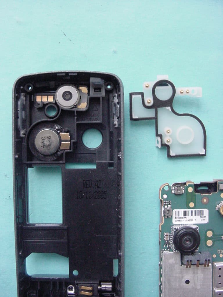 Licensed Transmitter - FCC ID PY7A1022041 - Sony Corporation (2)