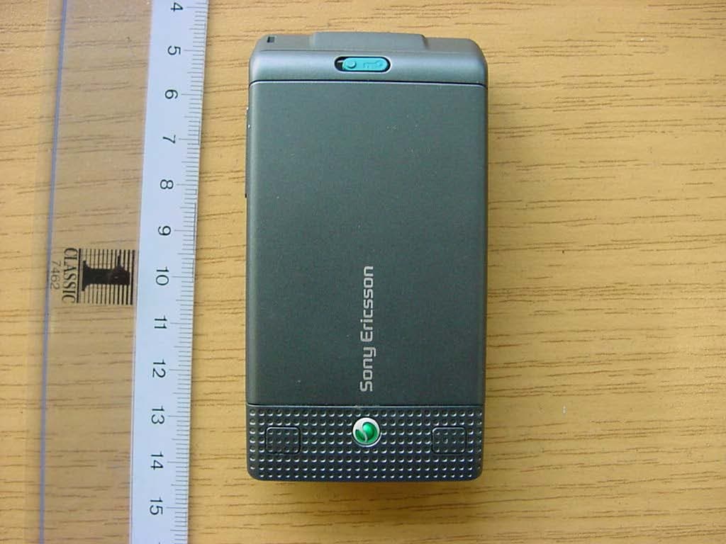 GSM900/1800/1900 phone with Bluetooth - FCC ID PY7A1022111 - Sony Corporation (4)