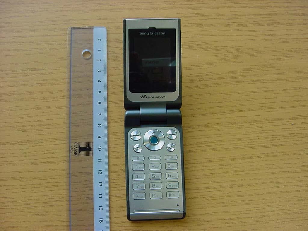 GSM900/1800/1900 phone with Bluetooth - FCC ID PY7A1022111 - Sony Corporation (3)