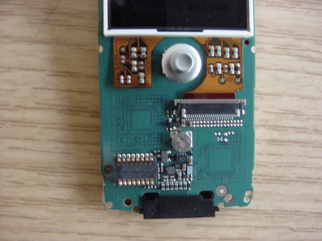 GSM 850/1800/1900 mobile phone with GPRS - FCC ID PY7A1032012 - Sony Corporation (5)