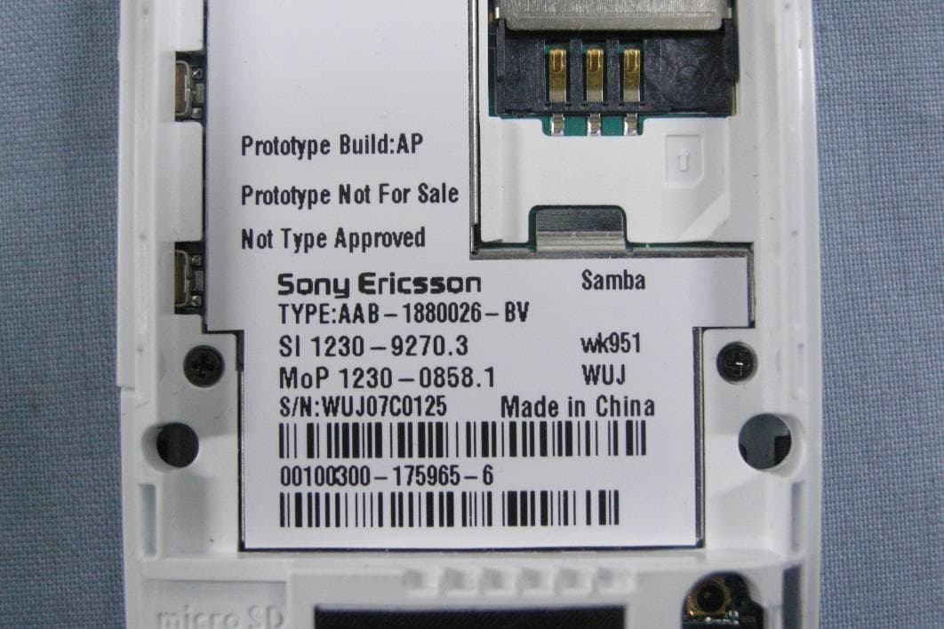 GSM 850/1900 GPRS/EDGE mobile phone with Bluetooth and FM receiver - FCC ID PY7A1880026 - Sony Corporation (3)