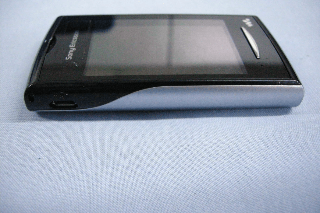 GSM 850/1900 GPRS / EDGE mobile phone with Bluetooth, FM receiver - FCC ID PY7A1880028 - Sony Corporation (2)