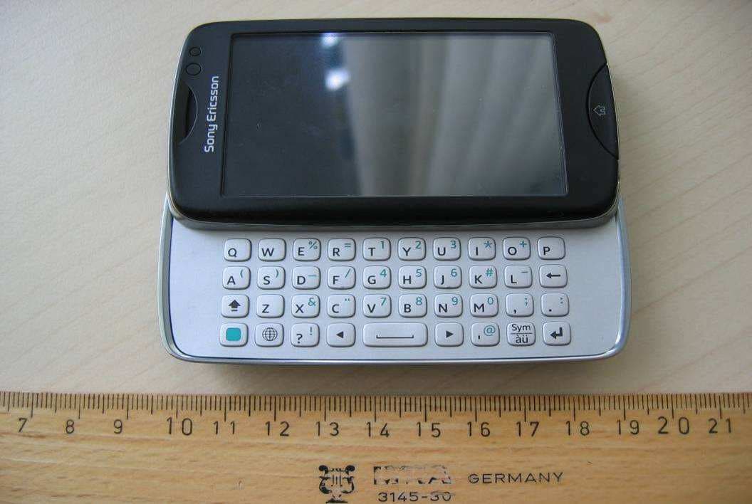 GSM 850/900/1800/1900 GPRS / EDGE mobile phone with Bluetooth, WLAN and FM Receiver - FCC ID PY7A1880031 - Sony Corporation
