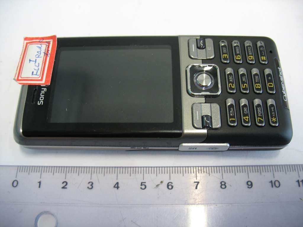 GSM850/900/1800/1900/EDGE UMTS with BT and AGPS - FCC ID PY7A3052081 - Sony Corporation (3)