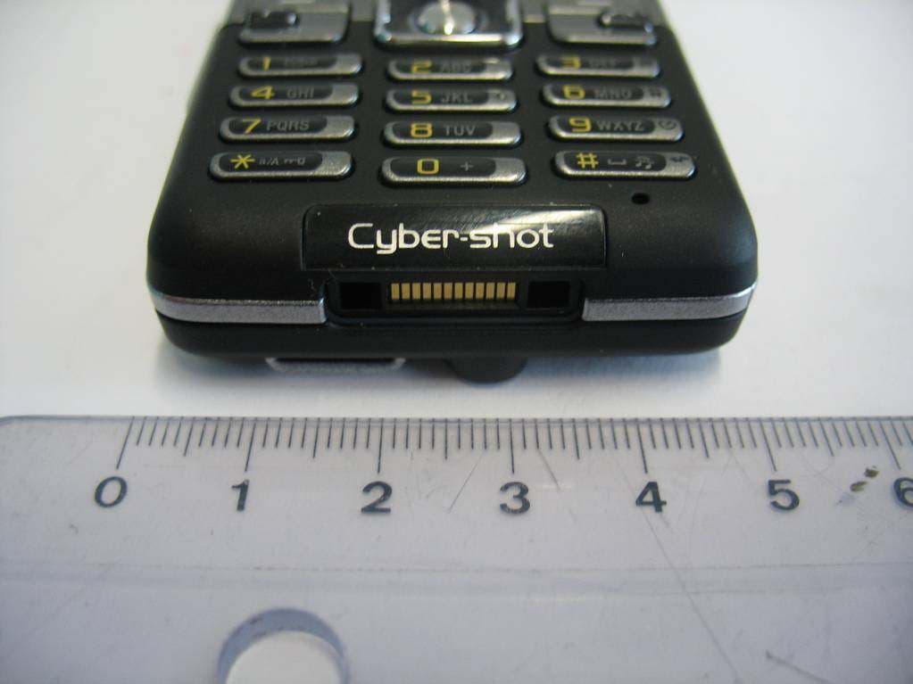 GSM850/900/1800/1900/EDGE UMTS with BT and AGPS - FCC ID PY7A3052081 - Sony Corporation (4)