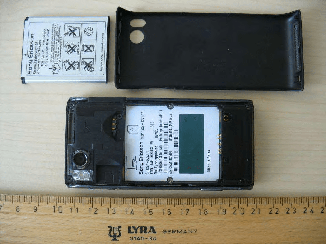 GSM 850/900/1800/1900 GPRS / EDGE / UMTS FDD1&2&5 HSPA mobile phone with Bluetooth, WLAN, A-GPS, FM receiver - FCC ID PY7A3880033 - Sony Corporation