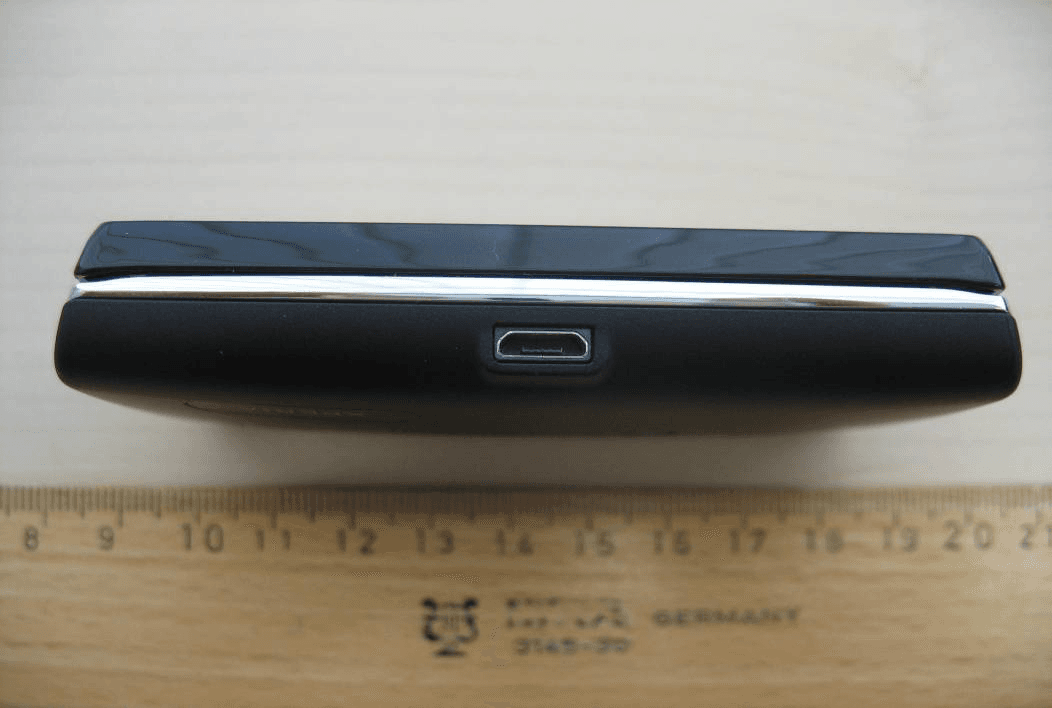 GSM 850/900/1800/1900 GPRS/EDGE /UMTS FDD18 / HSPA mobile phone with Bluetooth, WLAN 802.11bg, GPS, FM receiver - FCC ID PY7A3880072 - Sony Corporation