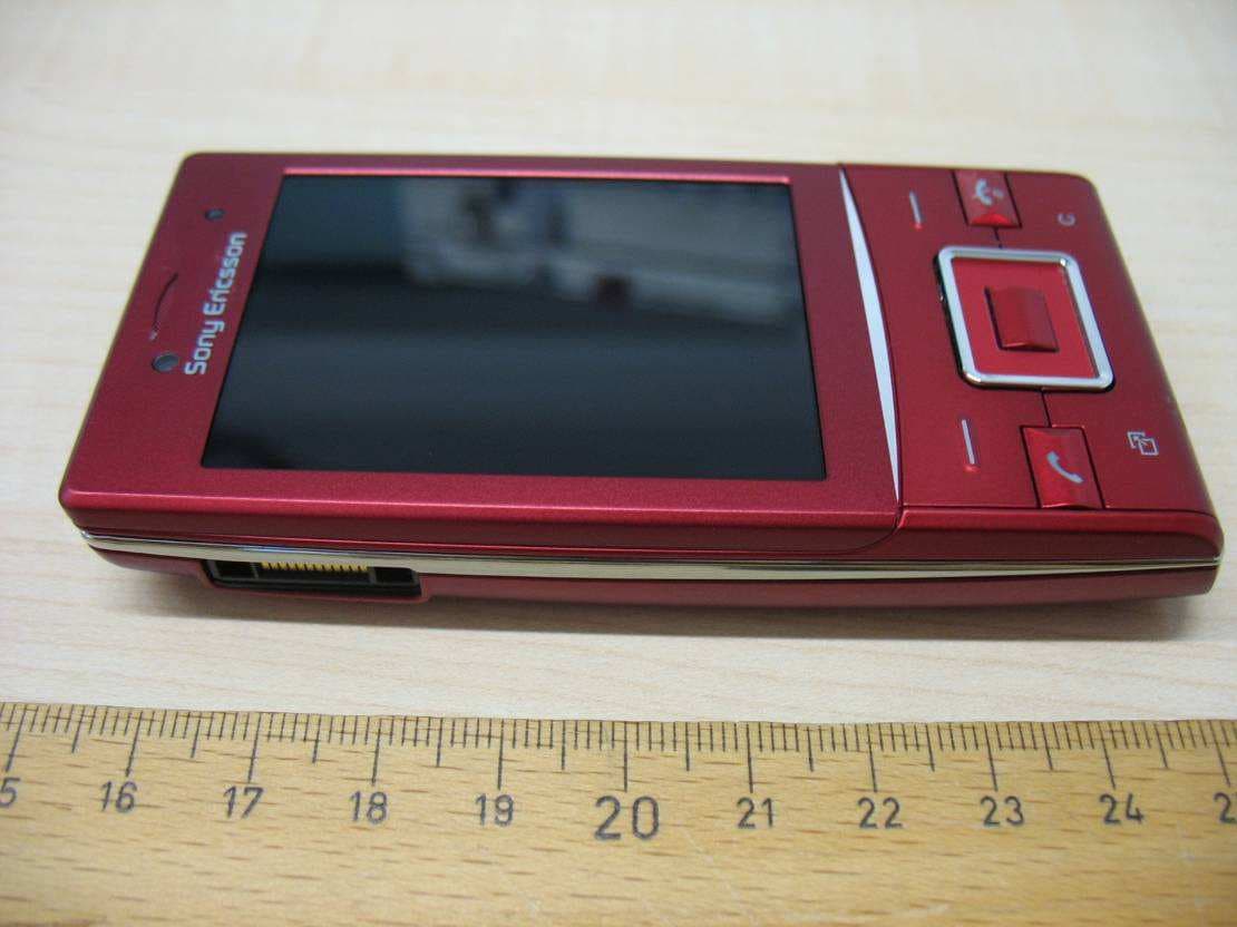GSM 850/900/1800/1900 GPRS / EDGE / UMTS FDD1&8 / HSPA mobile phone with Bluetooth, GPS/A-GPS, FM receiver - FCC ID PY7A3880080 - Sony Corporation (5)
