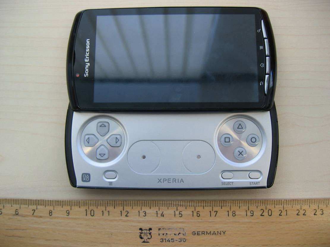 GSM 850/900/1800/1900 GPRS / EDGE / UMTS FDD1&8 / HSPA mobile phone with Bluetooth, WLAN 802.11bgn, GPS/A-GPS and FM receiver - FCC ID PY7A3880088 - Sony Corporation (1)