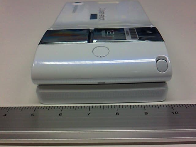 CDMA 2000 and GSM 900/1800/1900 GPRS mobile phone with Bluetooth - FCC ID PY7A5880006 - Sony Corporation (1)