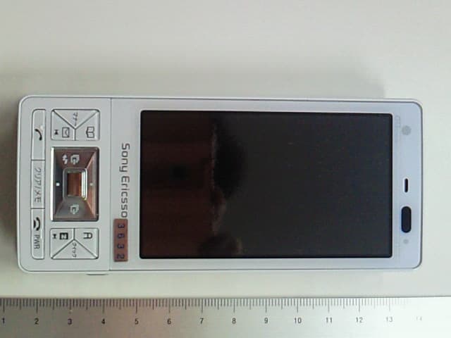 CDMA 2000 and GSM 900/1800/1900 GPRS mobile phone with Bluetooth - FCC ID PY7A5880006 - Sony Corporation (4)