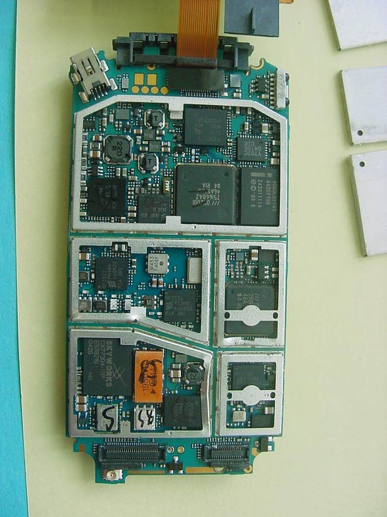 Licensed transmitter - FCC ID PY7AD021011 - Sony Corporation (1)