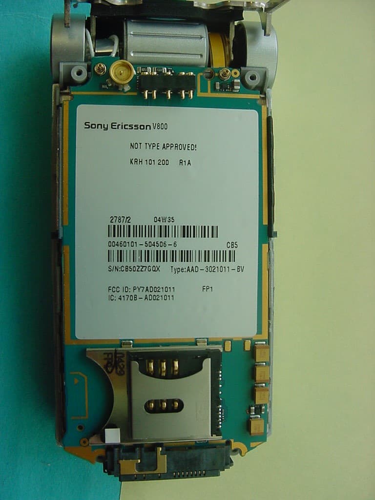 Licensed transmitter - FCC ID PY7AD021011 - Sony Corporation (5)