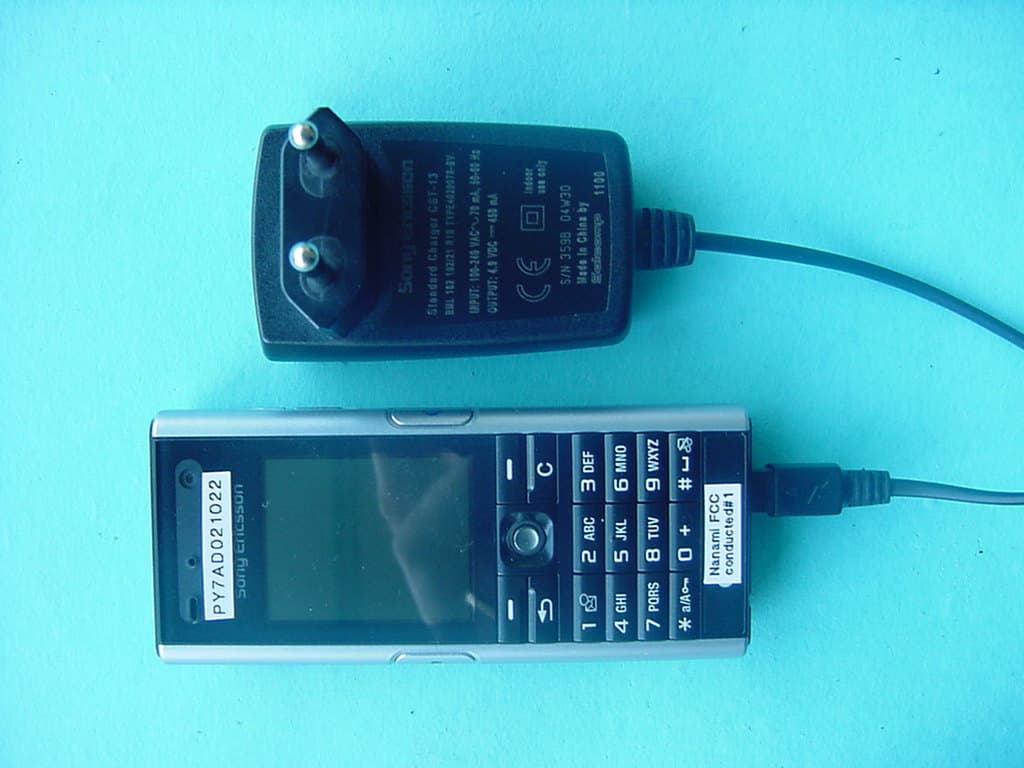 Licensed Transmitter - FCC ID PY7AD021022 - Sony Corporation (5)