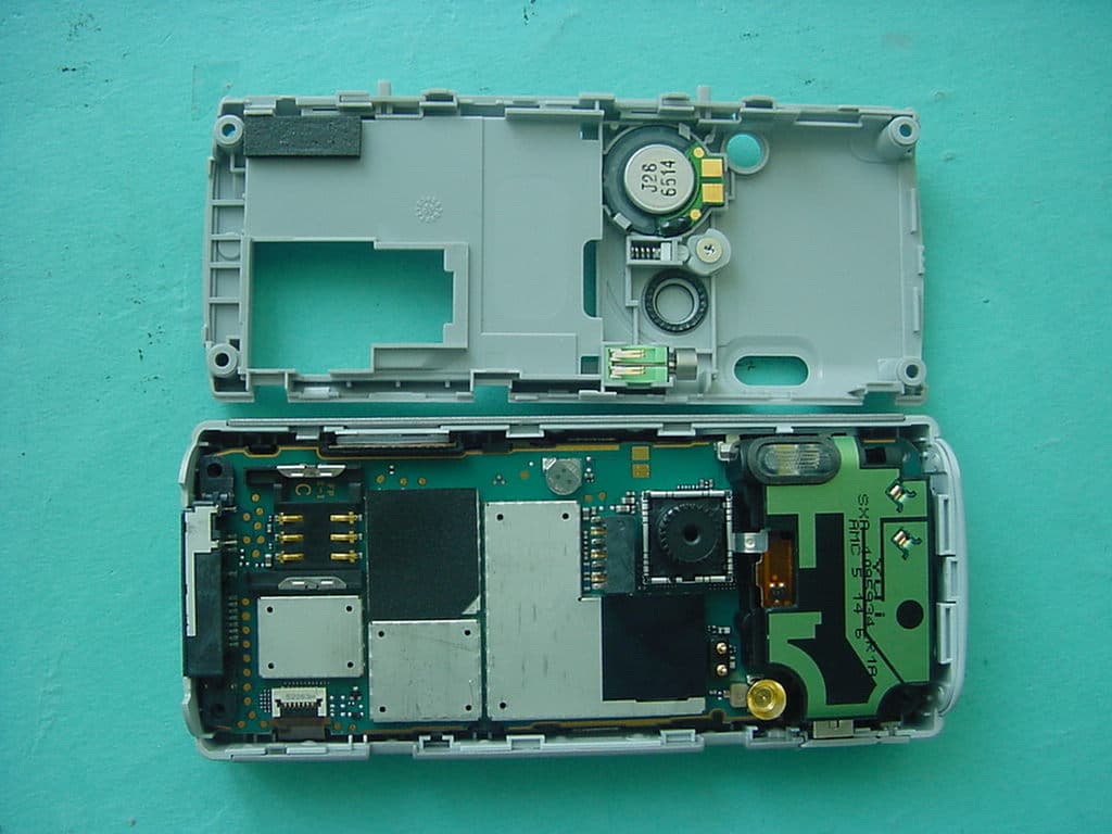 Licensed Transmitter - FCC ID PY7AD021023 - Sony Corporation (4)