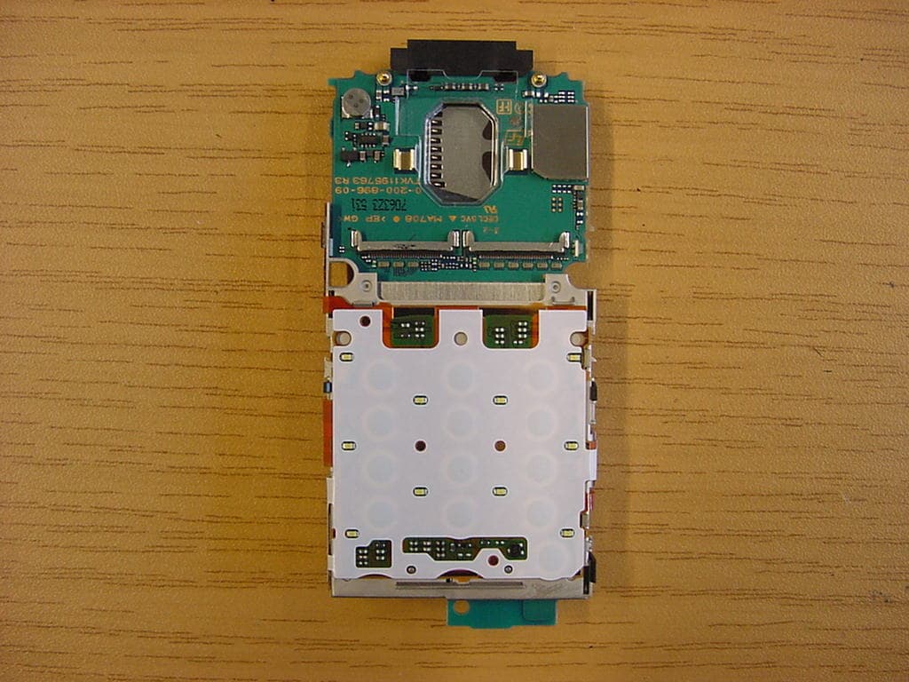 Licensed Transmitter - FCC ID PY7AD022011 - Sony Corporation (5)