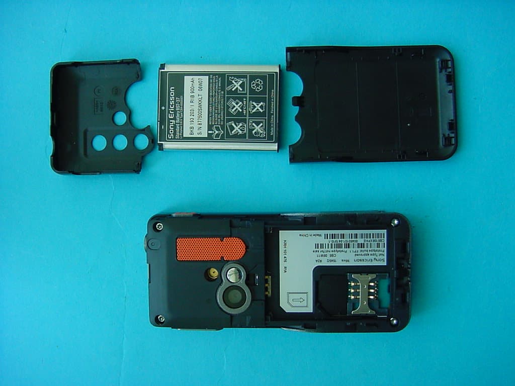 Licensed Transmitter - FCC ID PY7AD022042 - Sony Corporation (4)