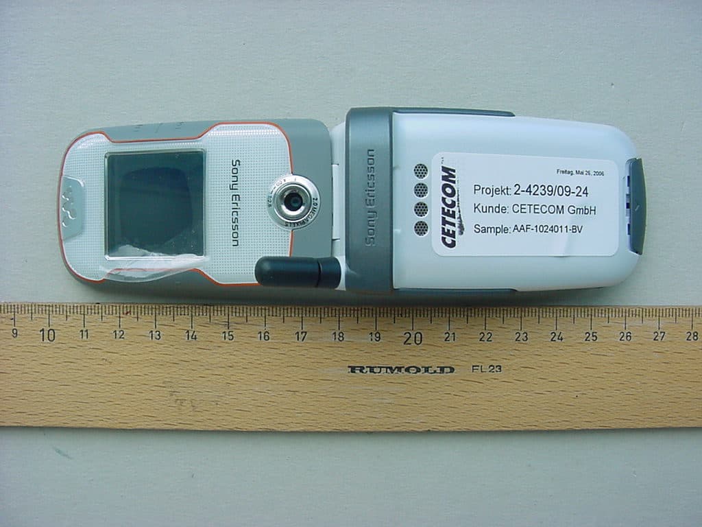Licensed Transmitter - FCC ID PY7AF042011 - Sony Corporation