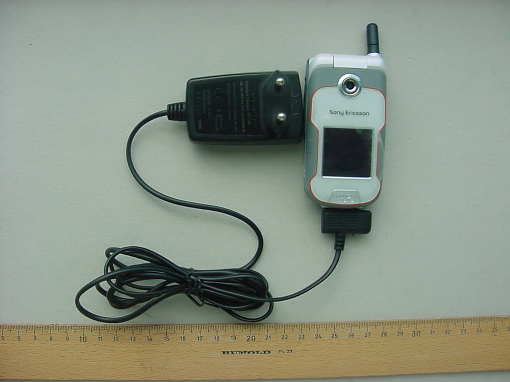 Licensed Transmitter - FCC ID PY7AF042011 - Sony Corporation (4)