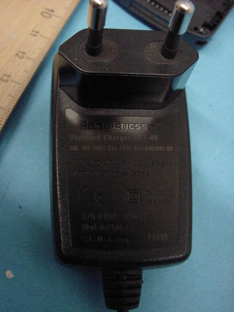 Licensed transmitter - FCC ID PY7AF052051 - Sony Corporation