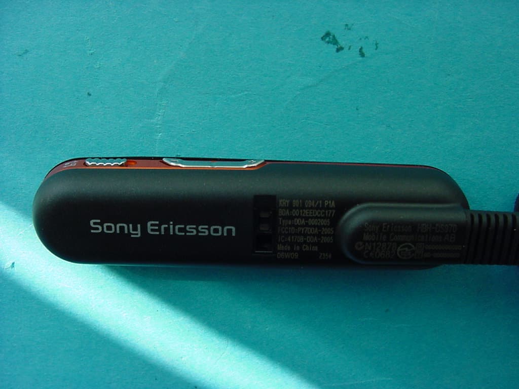 Bluetooth Headset - FCC ID PY7DDA-2005 - Sony Corporation