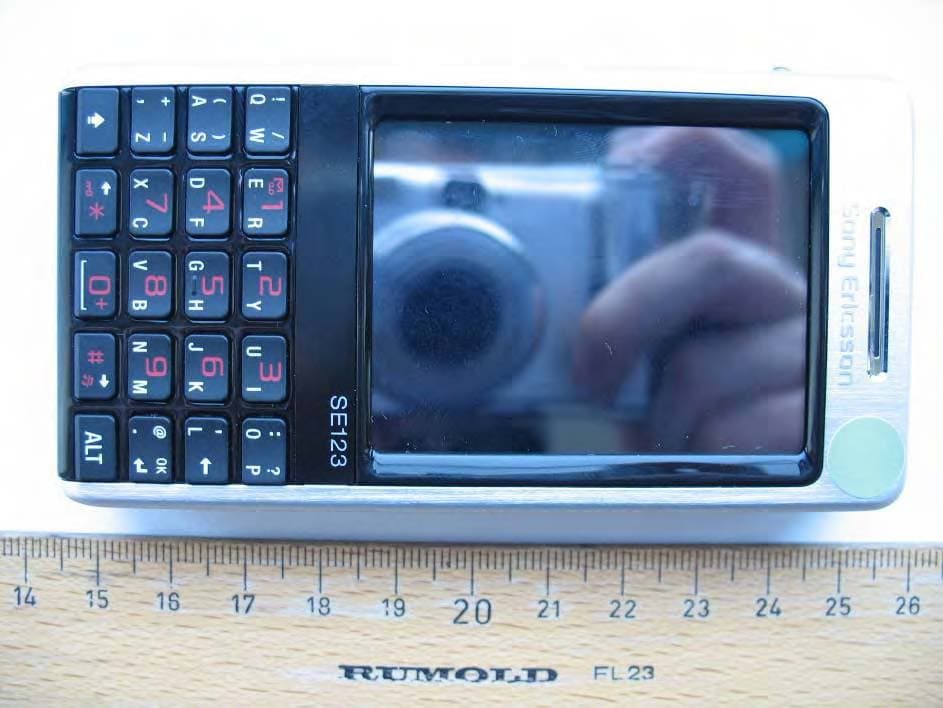 Licensed transmitter - FCC ID PY7F1022013 - Sony Corporation