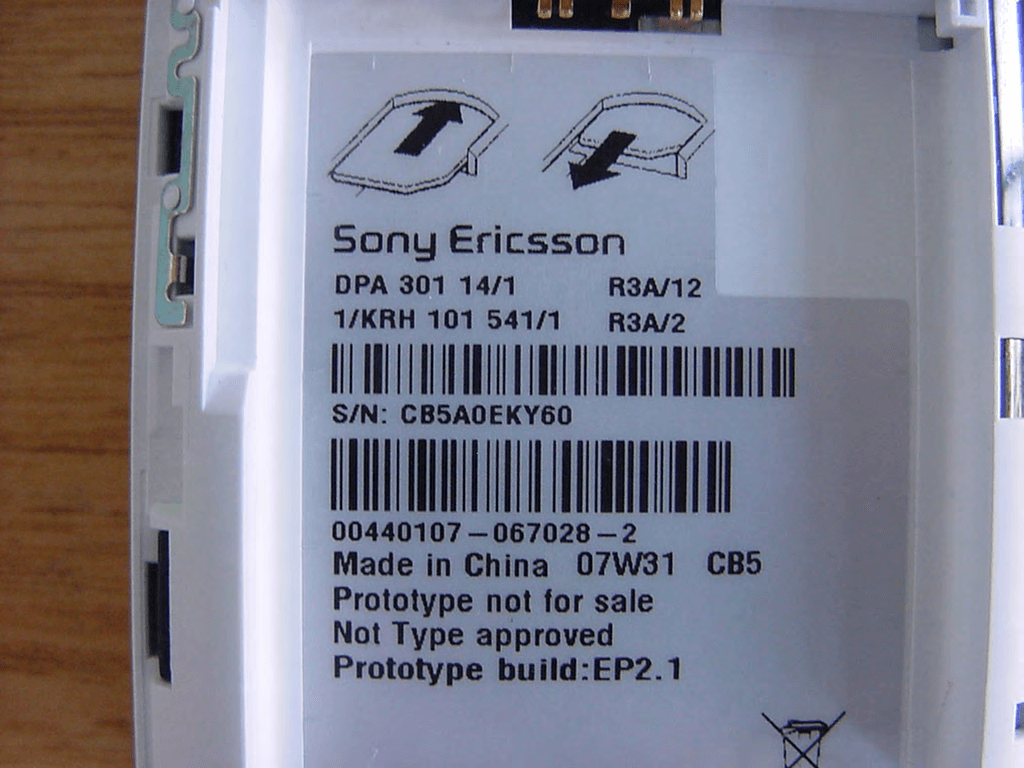 GSM 900/1800/1900/UMTS2100 Phone with BT/W-LAN - FCC ID PY7F3022017 - Sony Corporation (4)