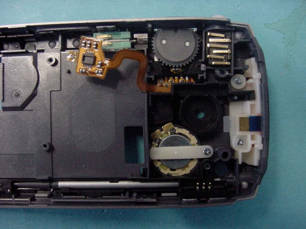 Licensed transmitter - FCC ID PY7FB031012 - Sony Corporation (3)