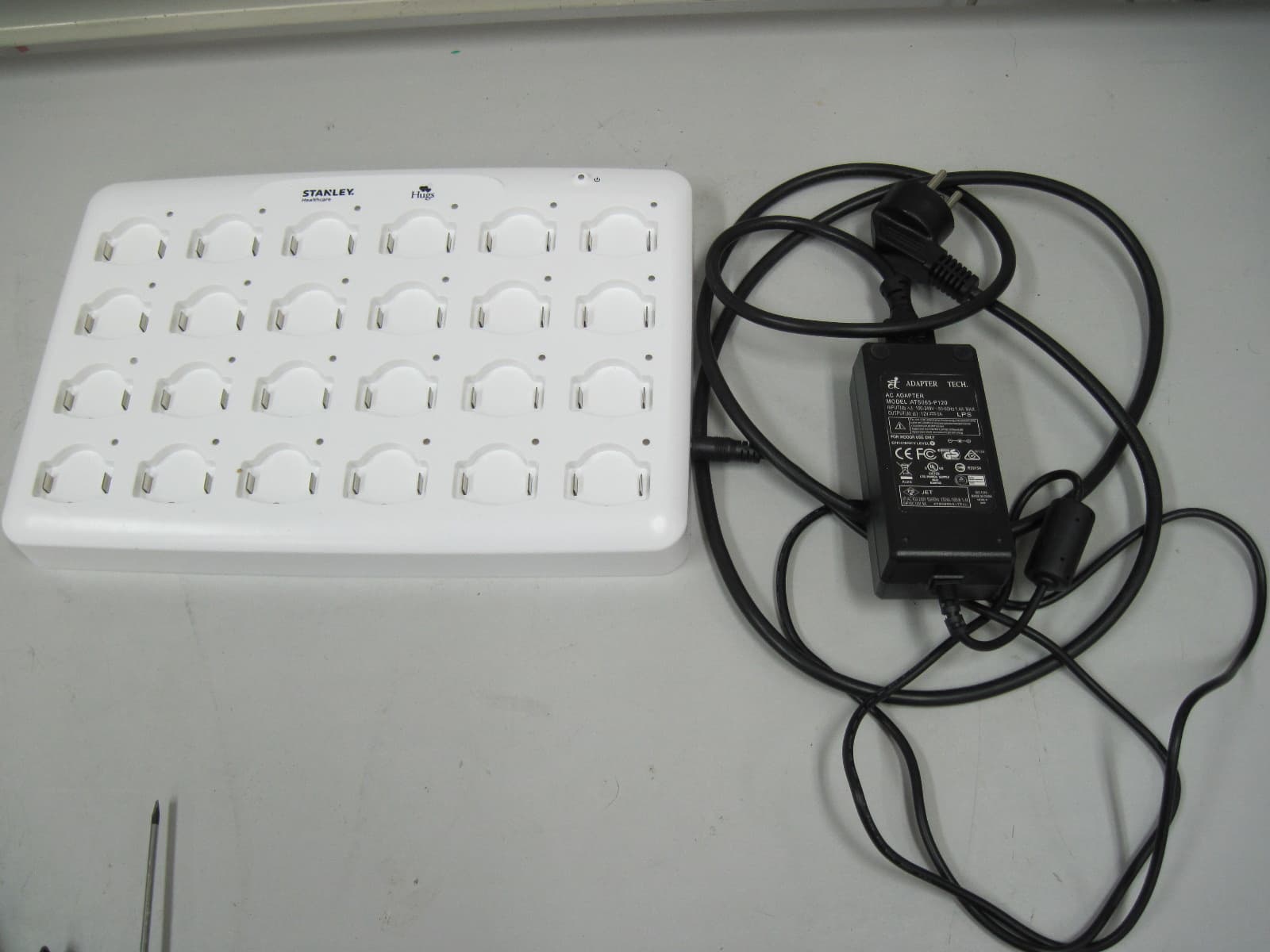 HUGS WI-FI TAG CHARGER - FCC ID Q3HCGSHGS1000 - AeroScout (5)