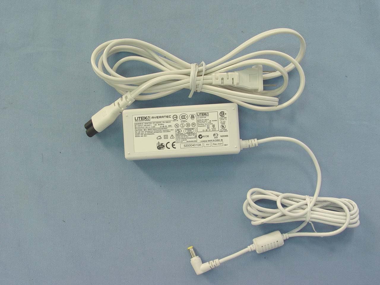 Notebook With 802.11b/g WLAN - FCC ID Q3ZF10DAM - Averatec Inc.,