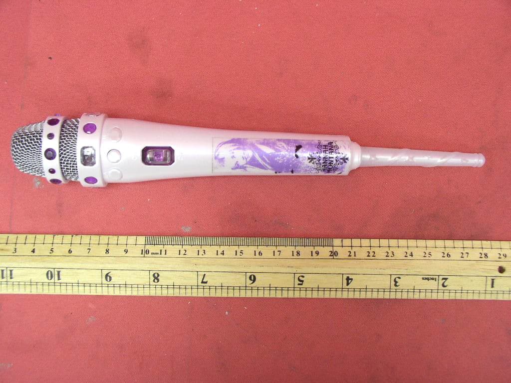 Wireless FM Microphone - FCC ID Q4962030 - Lollipop Indusrtial Limited