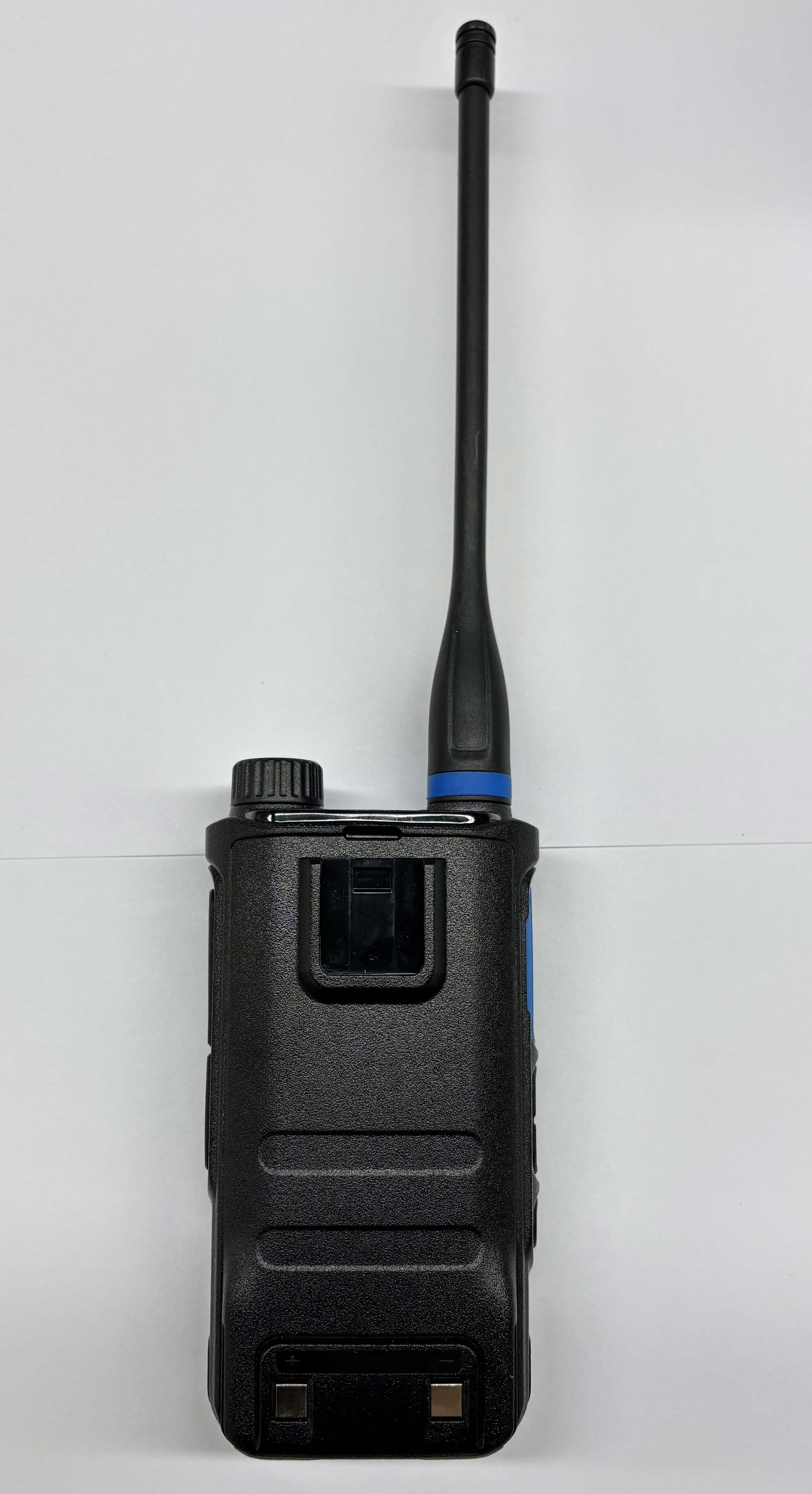 Licensed Non-Broadcast Transmitter Held to Face - FCC ID Q5EPT57002 - Kirisun Communication Co., Ltd. (2)
