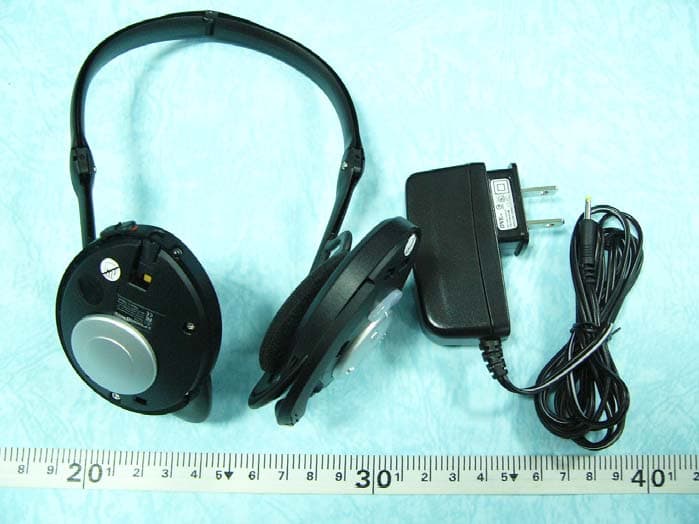 Bluetooth Stereo Headphone - FCC ID Q5TBT420RX0511A - Bluetake Technology Co., Ltd. (3)