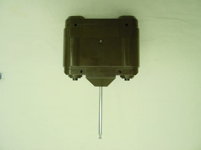 27 MHz Red Brown Camouflage German King Tiger - FCC ID Q6SCA980027TX - Tam's Industrial Co. Ltd. (2)
