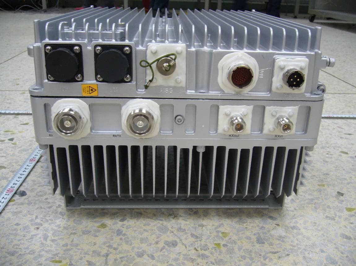 Outdoor GSM/UMTS Dual Mode Remote Radio Unit - FCC ID Q78-R8860EGU198B - ZTE Corporation (3)