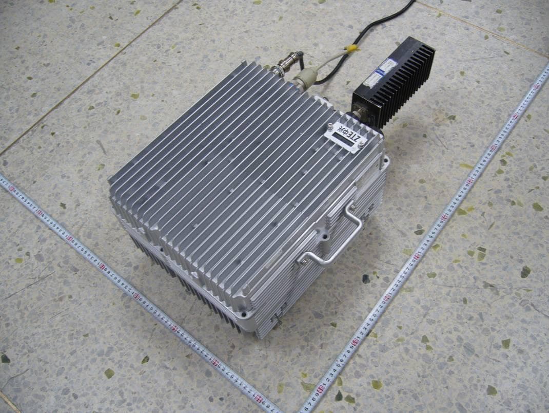 Outdoor GSM/UMTS Dual Mode Remote Radio Unit - FCC ID Q78-R8860EGU198B - ZTE Corporation (2)
