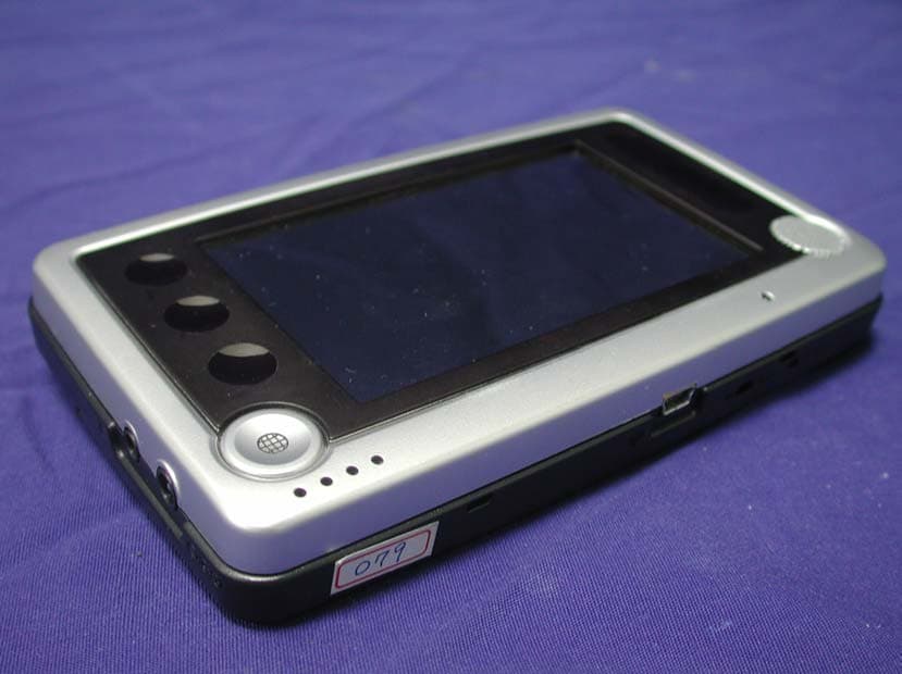 Portable Navigation Device w/ Bluetooth - FCC ID Q7M-PDR-140 - Pharos Science & Applications, Inc. (2)