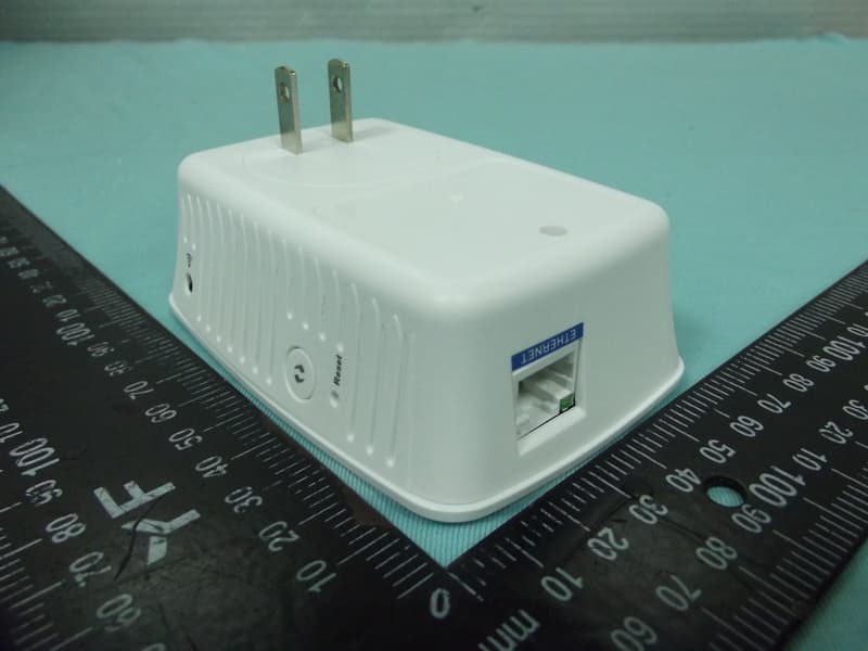 Wi-Fi repeater - FCC ID Q87-RE4100W - LINKSYS LLC