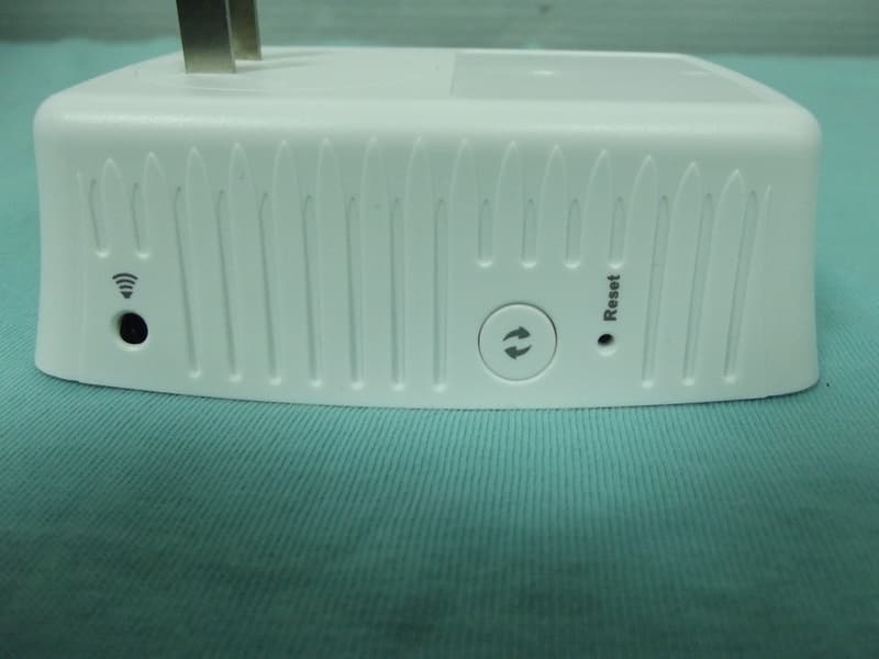 Wi-Fi repeater - FCC ID Q87-RE4100W - LINKSYS LLC (3)