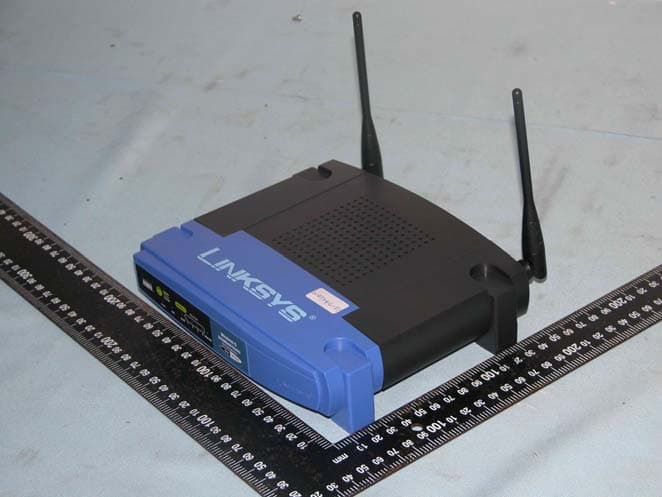 Wireless-G Broadband Router With 4-Port Switch - FCC ID Q87-WRT54GV82 - LINKSYS LLC (2)
