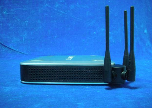 Wireless-N Gigabit Security Router with VPN - FCC ID Q87-WRVS4400N - LINKSYS LLC (4)