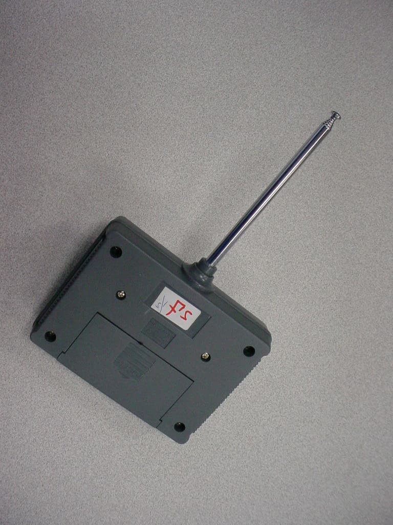 Remote Control Toy - FCC ID Q8R-7307001 - Craft House Corporation (2)