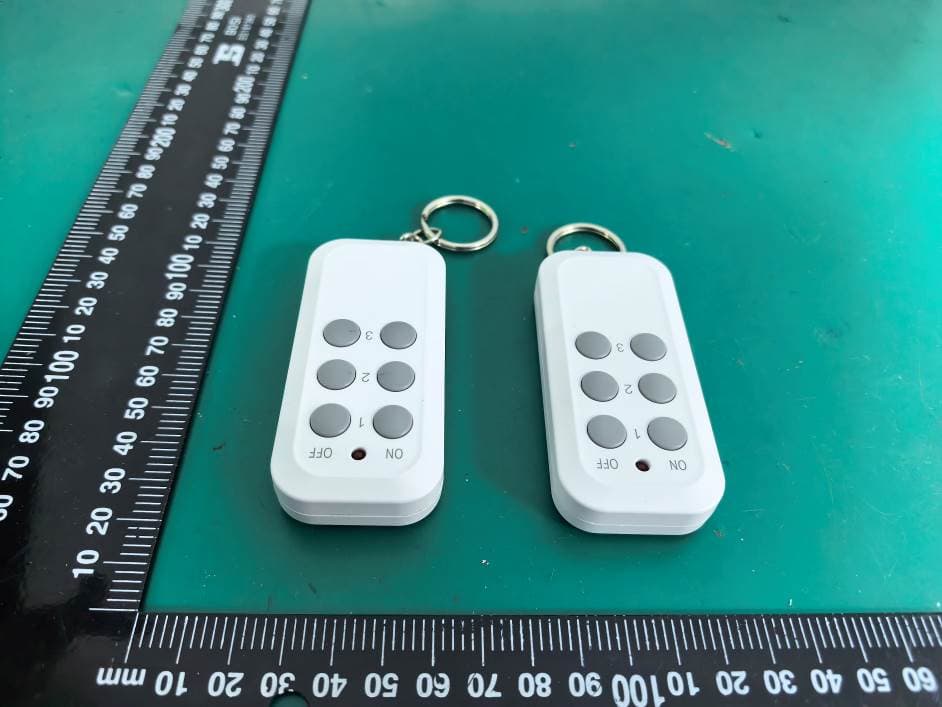 Remote Control Transmitter - FCC ID Q92-BH-18C6 - NINGBO BAIHUANG ELECTRIC APPLIANCES CO., LTD. (4)