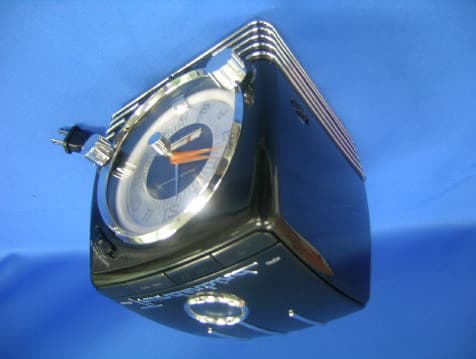 Neon CD Clock Radio - FCC ID Q9420041101 - Songwave Electronics Ltd. (2)
