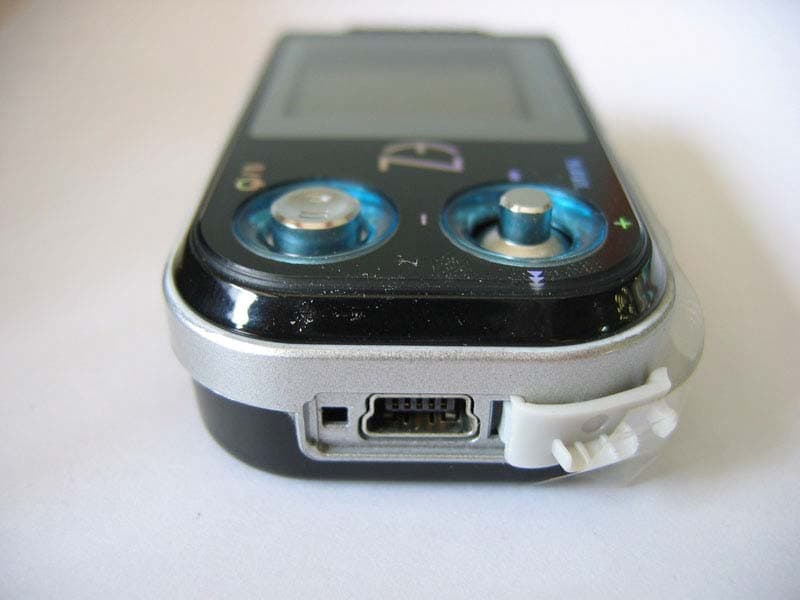 MP3 Player - FCC ID Q9JEZMP-5000 - EZMAX Co.,Ltd.