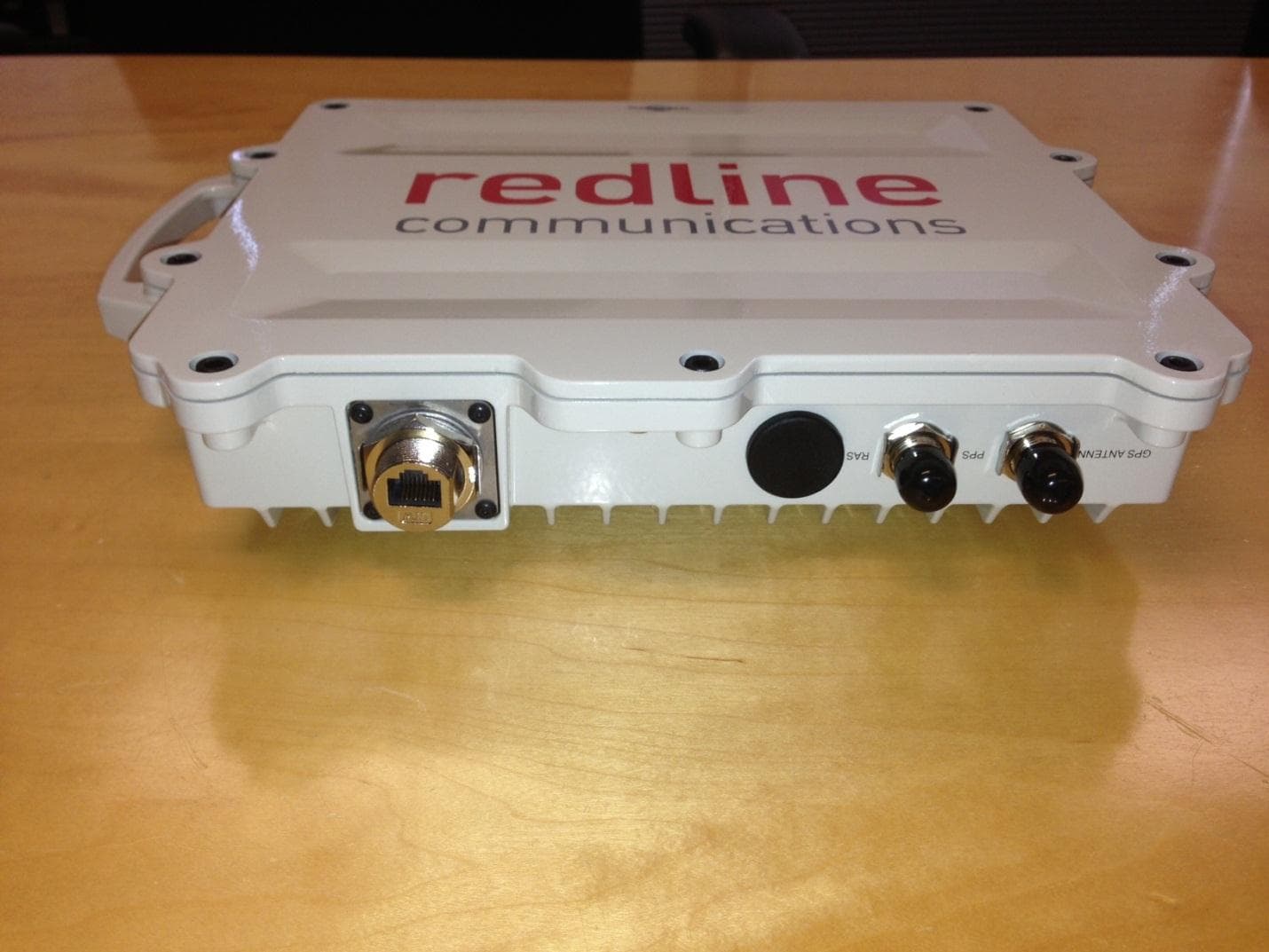 White Space Device with Geo-location - Fixed - FCC ID QC8-RDL3000RMF - Redline Communications Inc. (2)