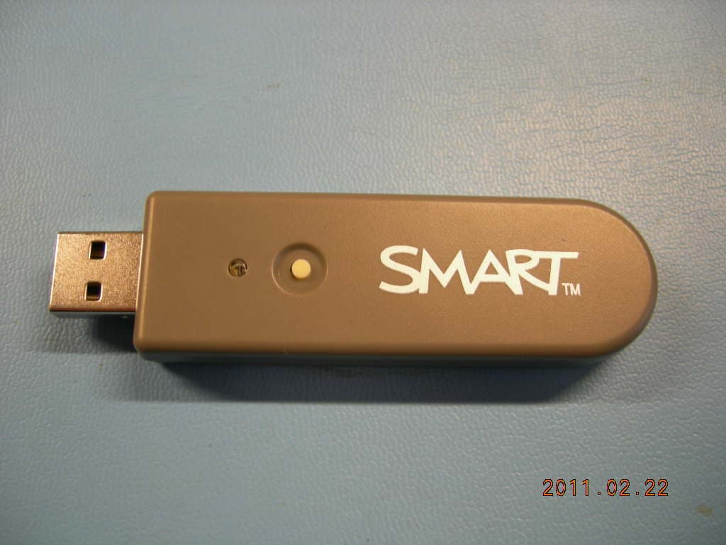 Bluetooth 2.1 USB Dongle - FCC ID QCIWC8D - SMART Technologies Inc. (3)