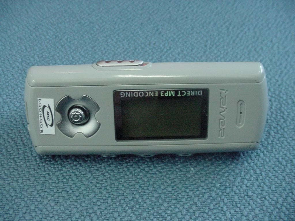 MP3 PLAYER - FCC ID QDMIFP799 - DREAMUS COMPANY (2)